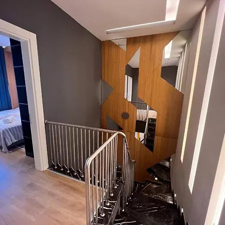 Sa Apartment! 2bd Duplex On The Cleopatra Apartment
